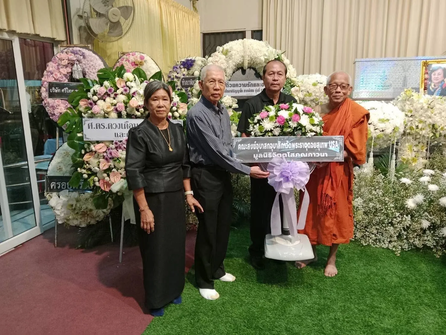 เจ้าอาวาสวัดพระธาตุดอยสุเทพ ยูเอสเอ เป็นเจ้าภาพสวดพระอภิธรรมศพ รศ.ดร.บังอร โสฬส (3)