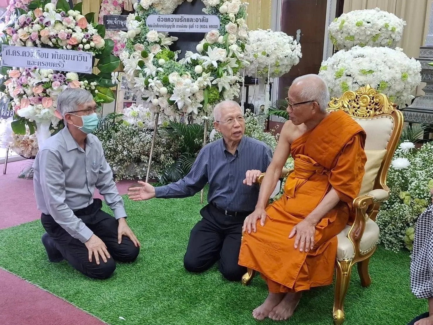 เจ้าอาวาสวัดพระธาตุดอยสุเทพ ยูเอสเอ เป็นเจ้าภาพสวดพระอภิธรรมศพ รศ.ดร.บังอร โสฬส (5)