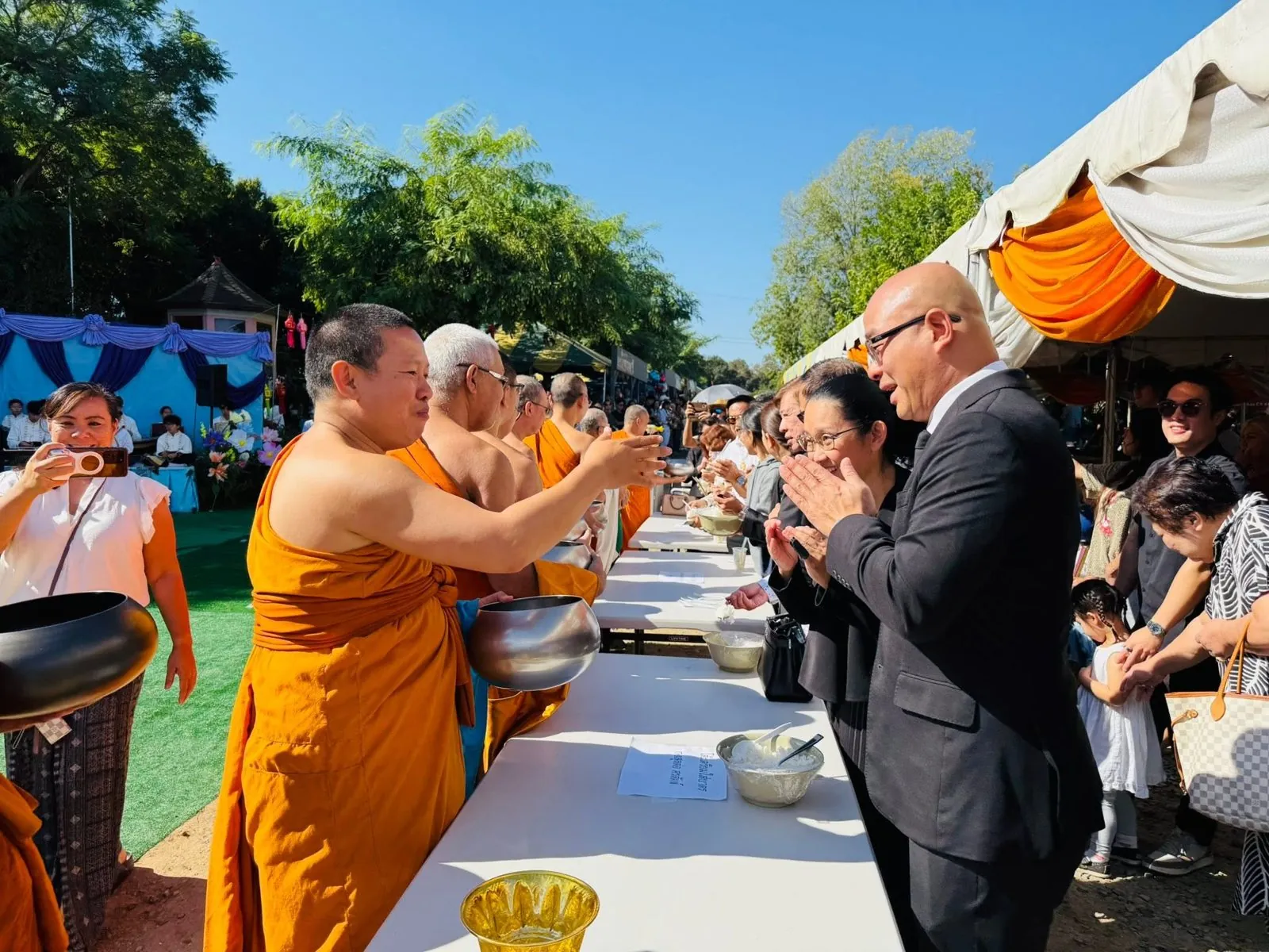 บรรยากาศงานทอดผ้าพระกฐินประทาน ประจำปี 2568 ที่วัดพระธาตุดอยสุเทพ ยูเอสเอ (1)