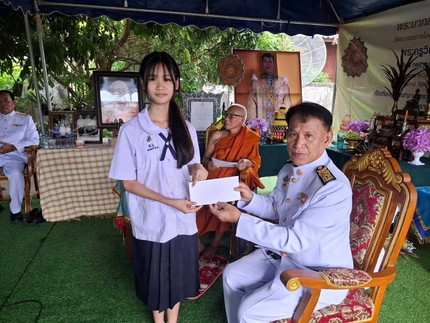 มอบทุนการศึกษาแก่เยาวชน และฉลองพัดยศพระครูวิเทศกัลยาณธรรม ณ บ้านท่าจำปี สันป่าตอง เชียงใหม่ (7)