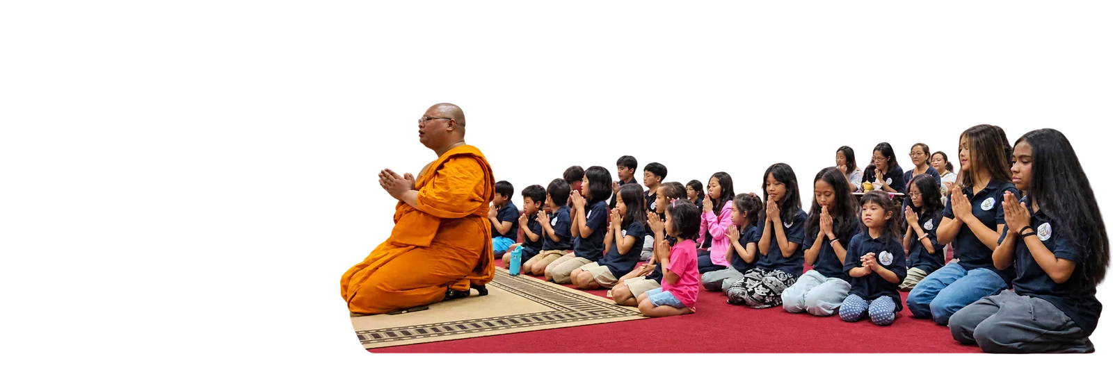 พระอาจารย์นำนักเรียนไหว้พระ